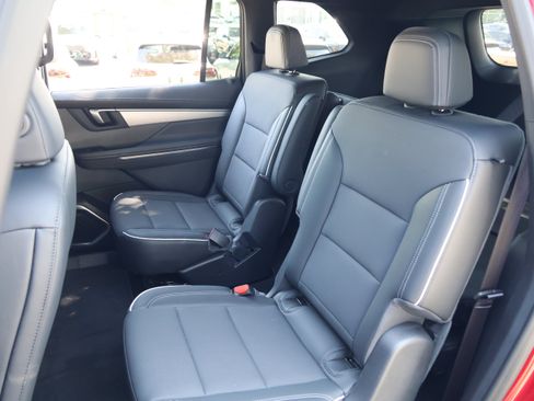 Used 2026 Buick Enclave Preferred w/ Power Package FWD image 34