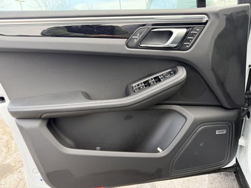 Used 2023 Porsche Macan S image 12