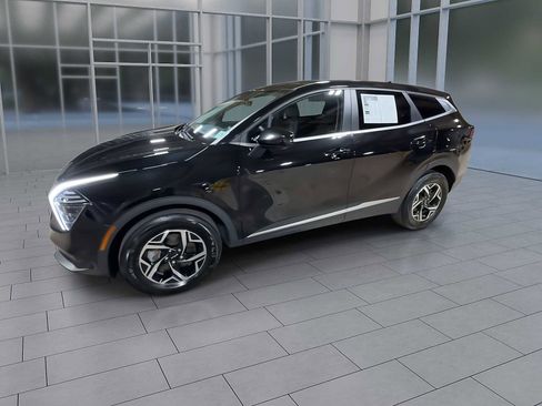 Used 2024 Kia Sportage LX image 4