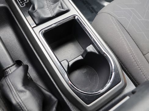 Used 2017 Toyota Tacoma TRD Sport image 31