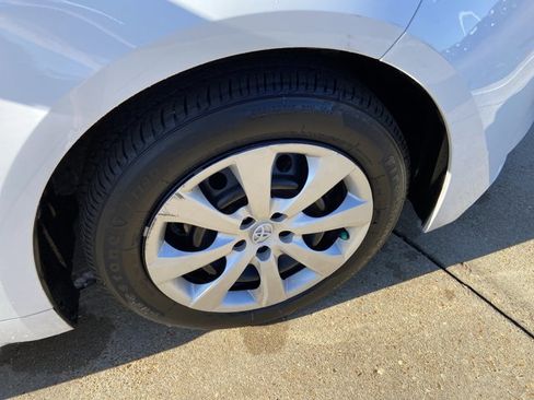 Used 2024 Toyota Corolla LE image 31