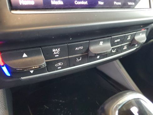 Used 2023 Maserati Levante GT image 27