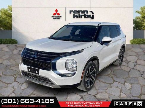 Used 2022 Mitsubishi Outlander SE image 4
