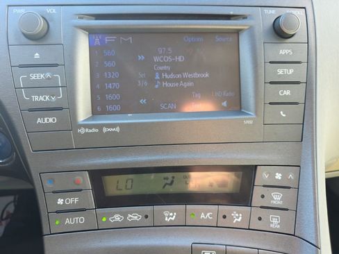 Used 2013 Toyota Prius Three image 26