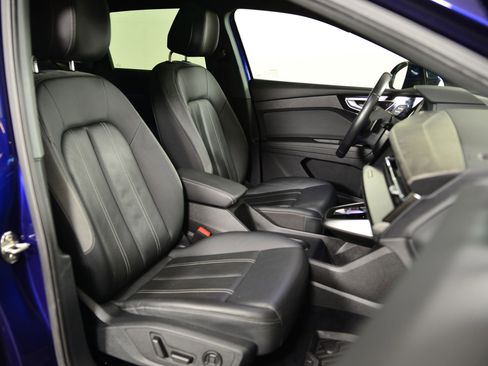 Used 2023 Audi Q4 e-tron Premium Plus w/ Premium Plus image 19