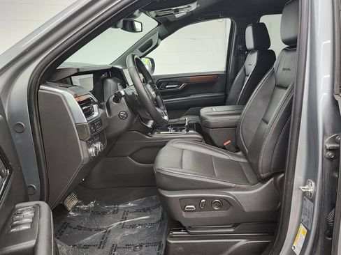 Used 2025 GMC Yukon Denali AWD/4WD image 12