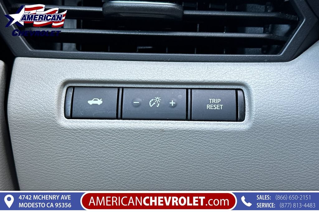 Used 2025 Nissan Altima 2.5 SV FWD image 35