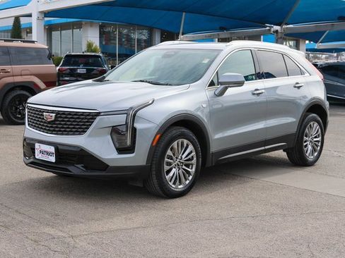 Used 2024 Cadillac XT4 Premium Luxury image 6