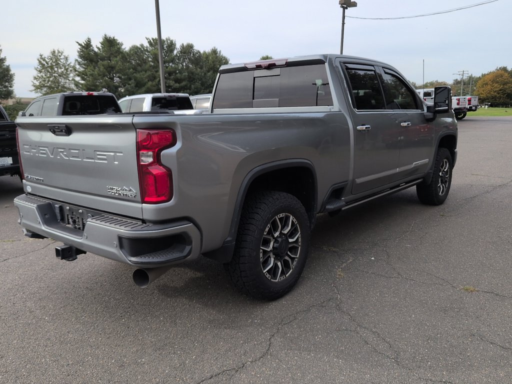 Used 2024 Chevrolet Silverado 2500 High Country w/ High Country Premium Package AWD/4WD image 7