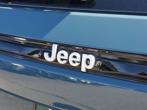 New 2026 Jeep Grand Cherokee Summit image 8