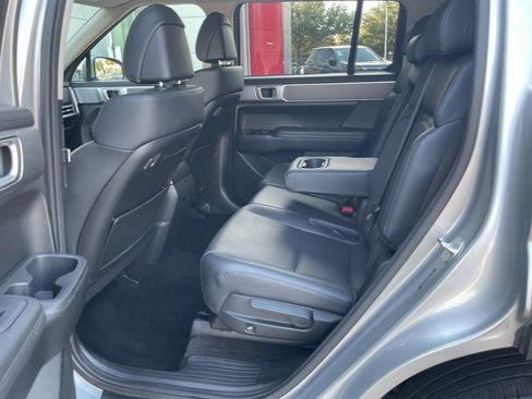 Used 2025 Hyundai Santa Fe SEL AWD/4WD image 11