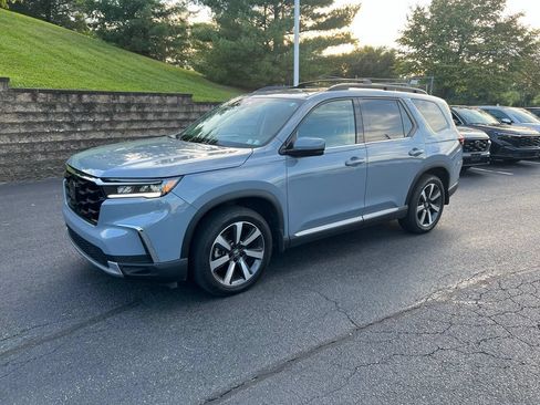 Used 2024 Honda Pilot Touring image 9