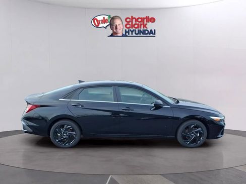 New 2026 Hyundai Elantra SEL Sport Premium FWD image 6