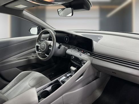 Certified 2023 Hyundai Elantra SEL w/ Convenience Package image 7