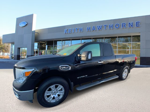 Used 2017 Nissan Titan SV RWD image 4