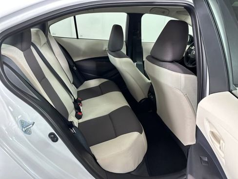 Used 2025 Toyota Corolla LE image 27