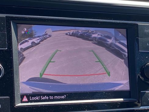 Used 2023 Volkswagen Atlas SE image 14