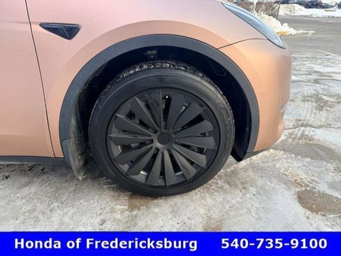 Used 2021 Tesla Model Y Long Range image 13