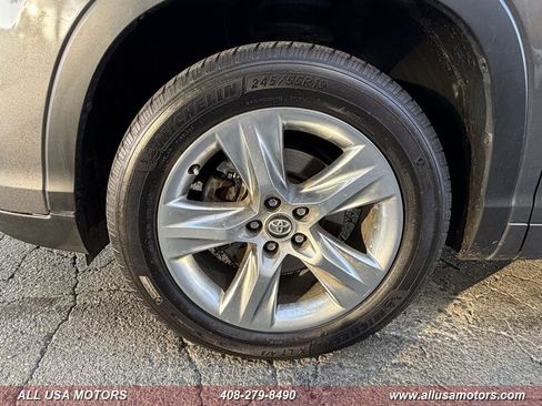 Used 2017 Toyota Highlander Limited w/ Carpet Mat Package FWD image 12
