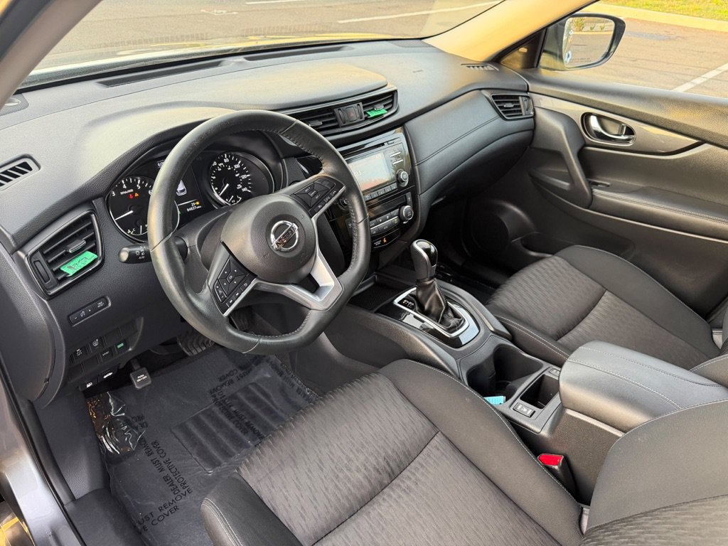 Used 2017 Nissan Rogue SV FWD image 11