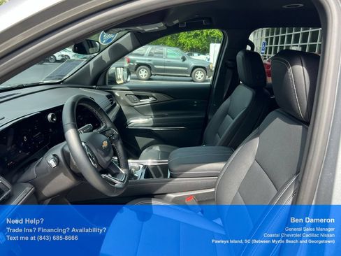 Used 2026 Chevrolet Traverse LT FWD image 11