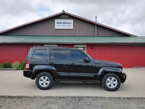 Used 2009 Jeep Liberty Sport w/ Popular Equipment Group AWD/4WD image 1