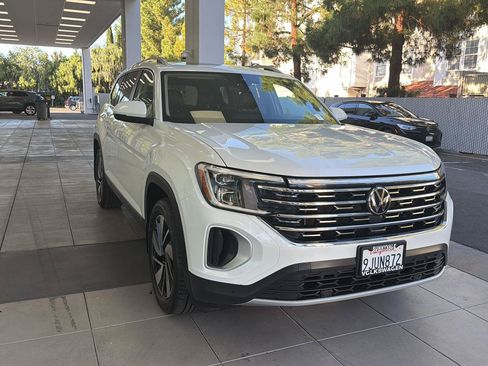 Used 2024 Volkswagen Atlas SEL AWD/4WD image 7