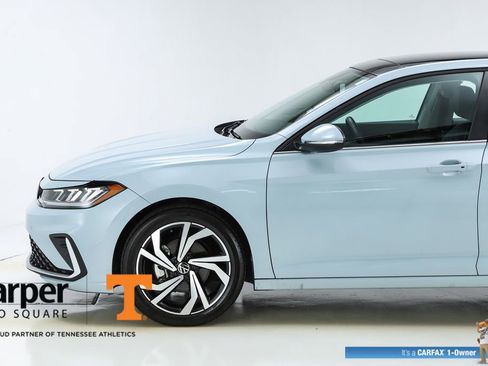 Used 2025 Volkswagen Jetta SEL image 41