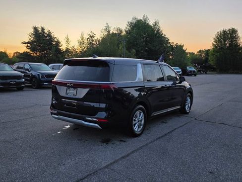Certified 2024 Kia Carnival LX FWD image 8