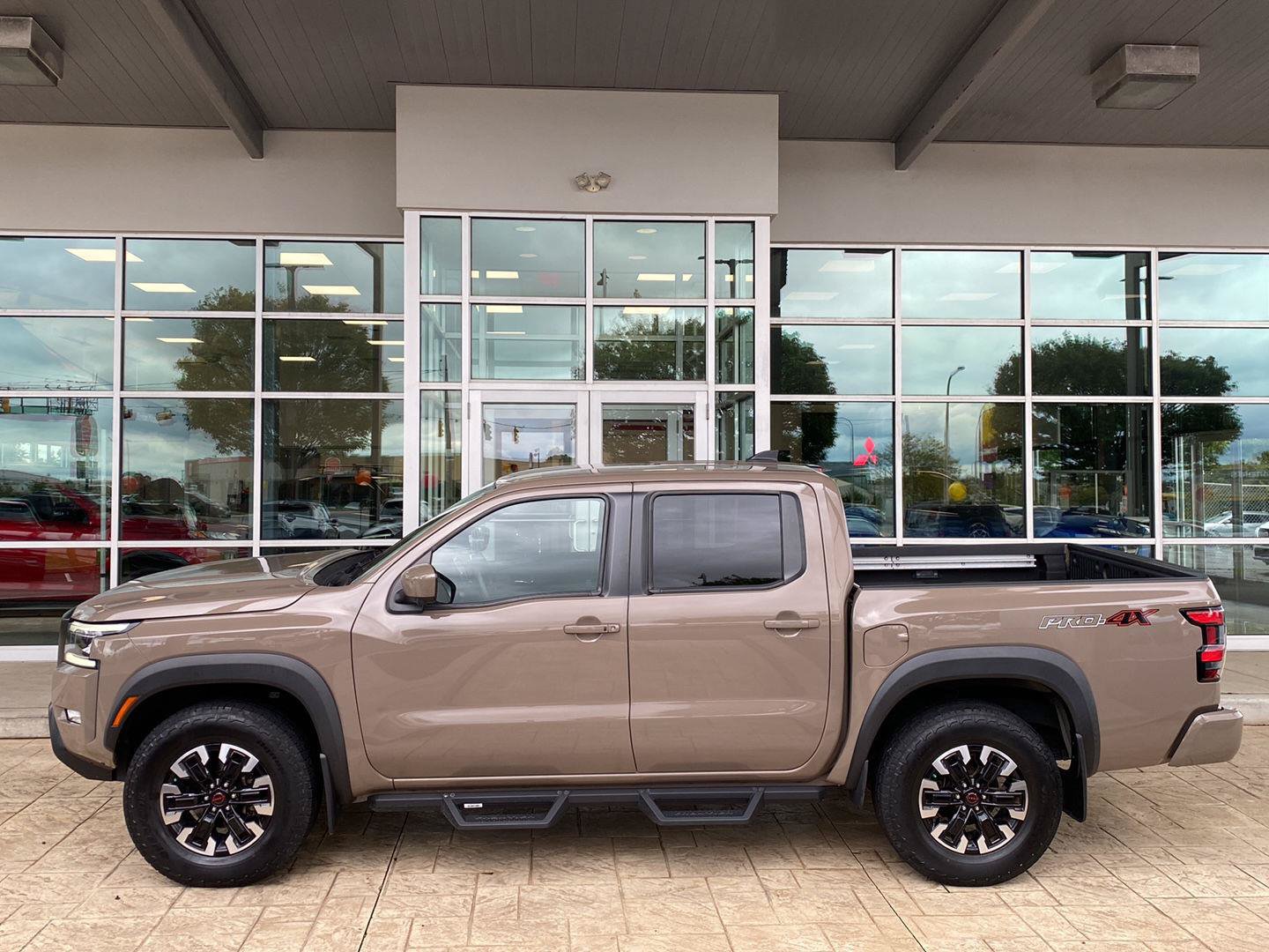 Certified 2023 Nissan Frontier PRO-4X w/ Pro Convenience Package AWD/4WD image 4