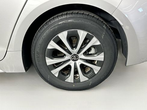 Used 2020 Toyota Corolla LE image 11