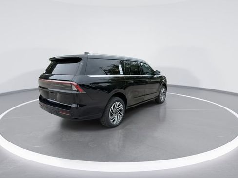 New 2026 Lincoln Navigator L Reserve AWD/4WD image 8