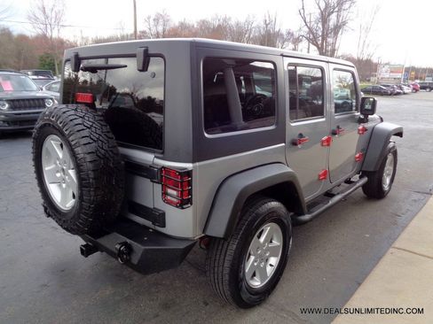 Used 2015 Jeep Wrangler Unlimited Sport w/ Quick Order Package 24S AWD/4WD image 3
