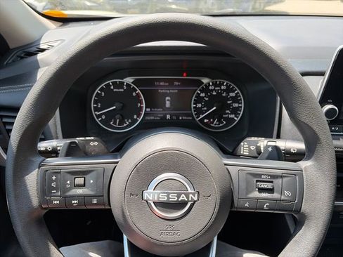 Used 2024 Nissan Rogue S AWD/4WD image 27