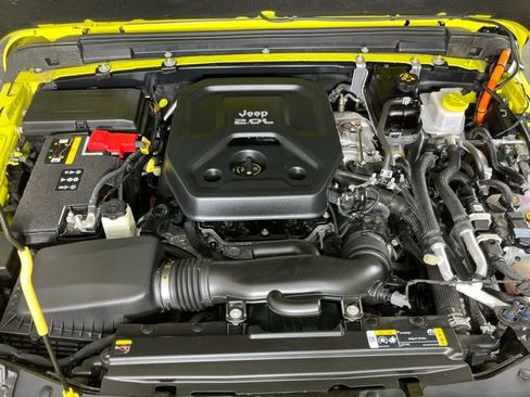 Used 2023 Jeep Wrangler Unlimited Sahara w/ Dual Top Group AWD/4WD image 8