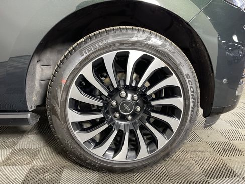 Used 2022 Lincoln Navigator Black Label image 8