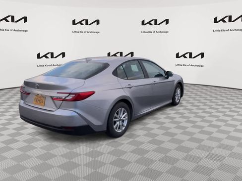 Used 2025 Toyota Camry LE image 8