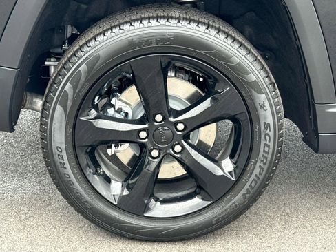 New 2025 Jeep Grand Cherokee L Limited w/ Luxury Tech Group II image 9