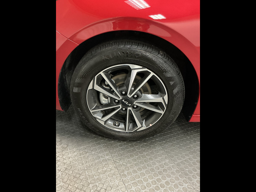 Used 2024 Kia Forte LXS w/ LXS Technology Package FWD image 29