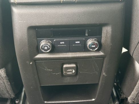 Used 2020 Chevrolet Traverse LS FWD image 29