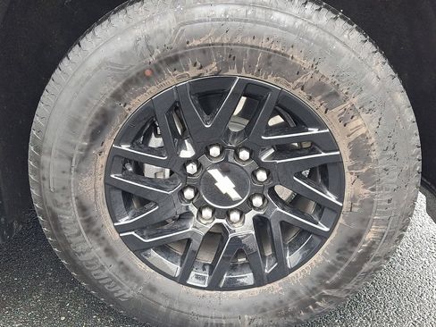 Used 2024 Chevrolet Silverado EV W/T image 8