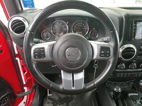 Used 2016 Jeep Wrangler Unlimited Rubicon w/ Dual Top Group image 13