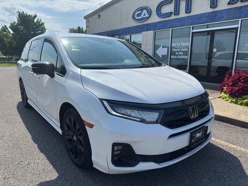 Used 2025 Honda Odyssey Sport-L image 2