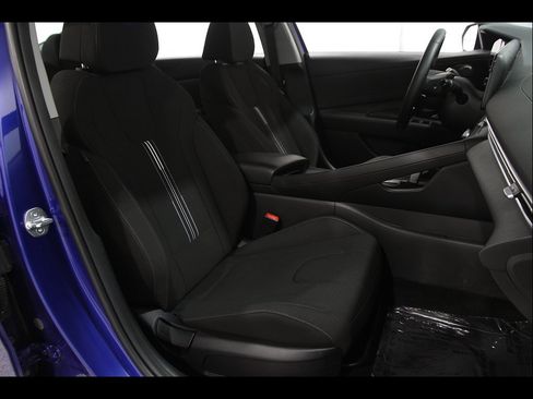 Certified 2023 Hyundai Elantra SEL w/ Convenience Package FWD image 16