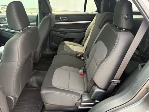 Used 2019 Ford Explorer XLT FWD image 12