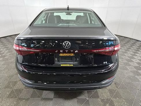 Used 2025 Volkswagen Jetta SE FWD image 3