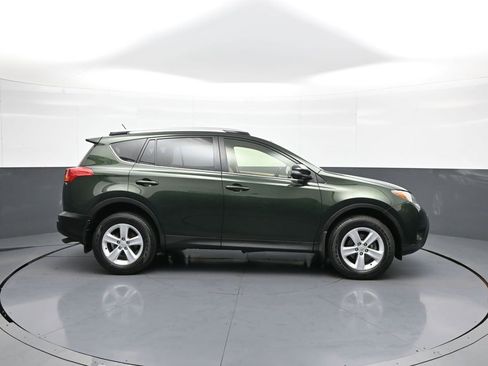 Used 2013 Toyota RAV4 XLE AWD/4WD image 5