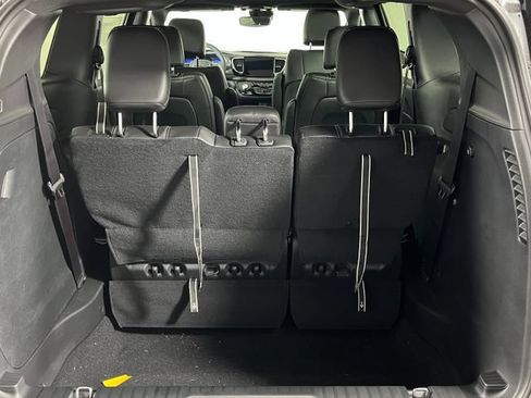New 2026 Chrysler Pacifica Select FWD image 10