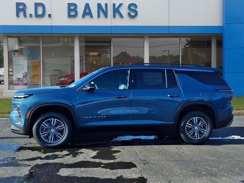 New 2026 Chevrolet Traverse LT w/ Driver Confidence Package image 2