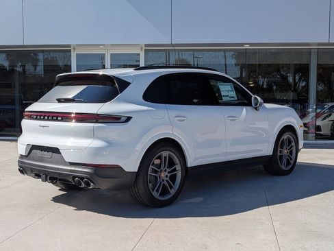 New 2026 Porsche Cayenne AWD/4WD image 9